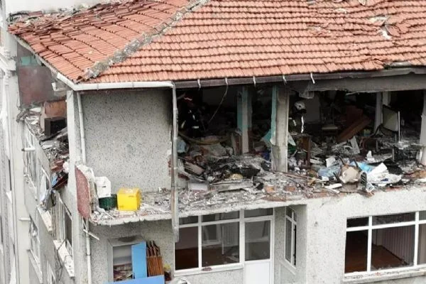 3 kişinin ölümüne sebep olan patlamanın yaşandığı binadan karot örneği alındı