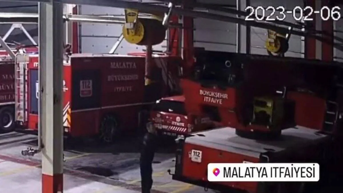 6 Şubat depreminde 16 tonluk itfaiye aracı beşik gibi sallanmış