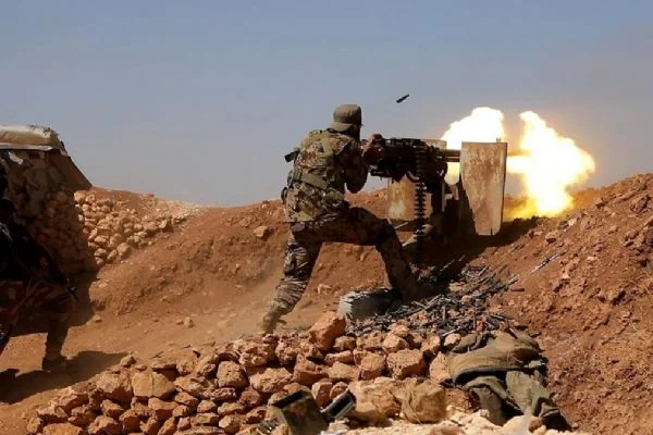 Arap aşiretleri, Deyrizor'da PKK/YPG'ye karşı taarruza geçti