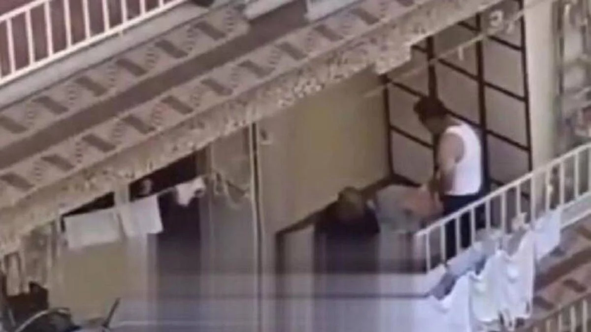 Balkonda felçli hastaya şiddete gözaltı