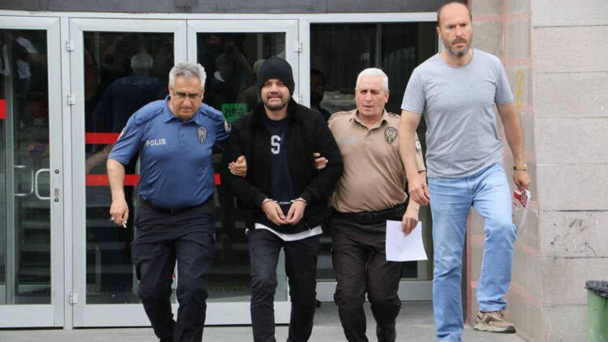 Bıçak kırılana kadar sapladı, ifadesi ortaya çıktı