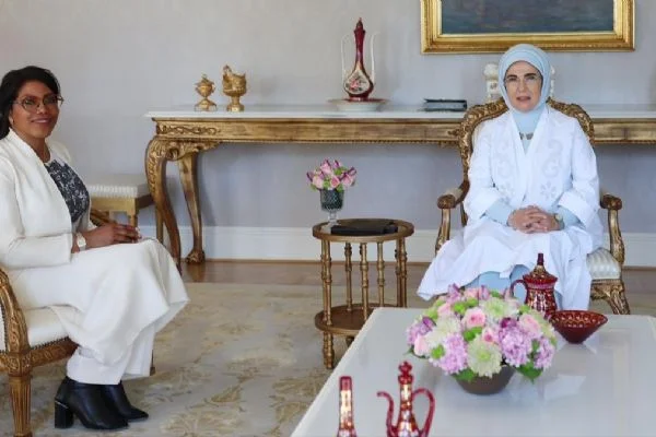 Emine Erdoğan, Malcolm X'in kızı Şahbaz ile görüştü