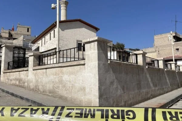 Gaziantep'te aile vahşeti: Eşini öldürdü, çocuklarını yaraladı