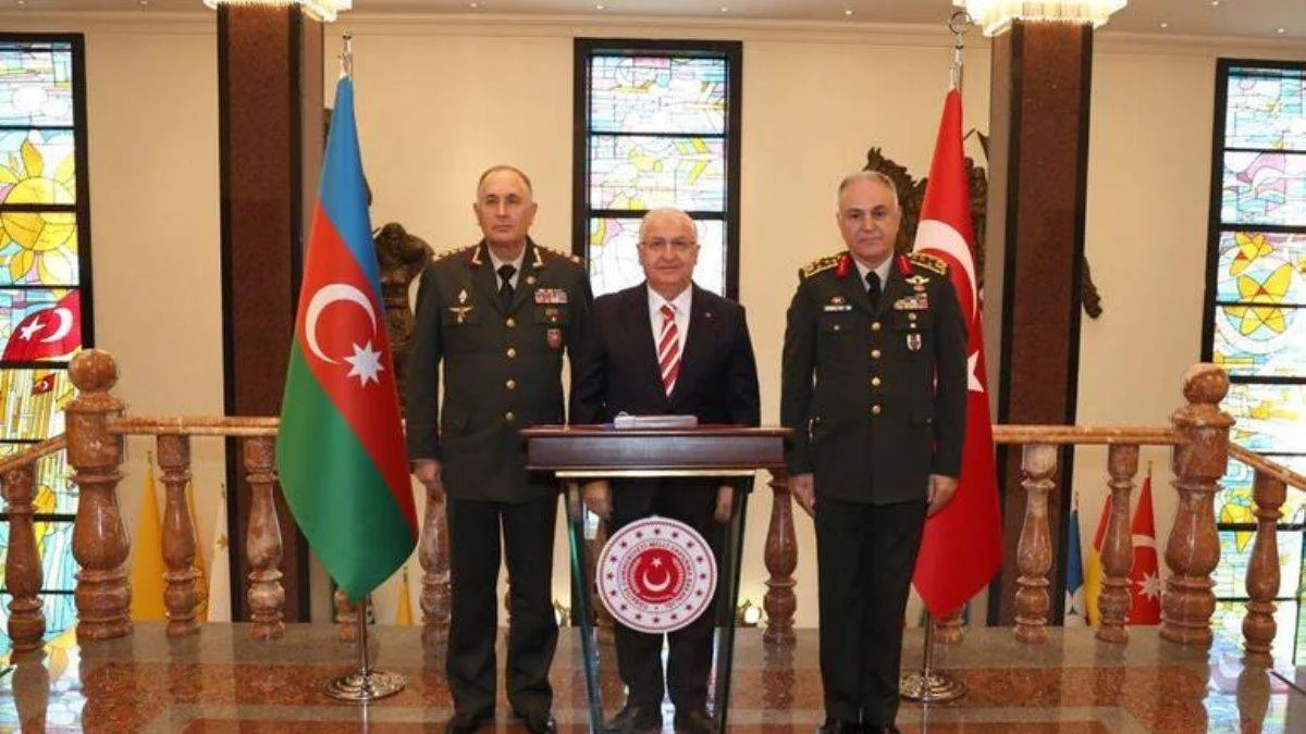 Gerilim tırmanıyor; Azeri Genelkurmayı Ankara'da