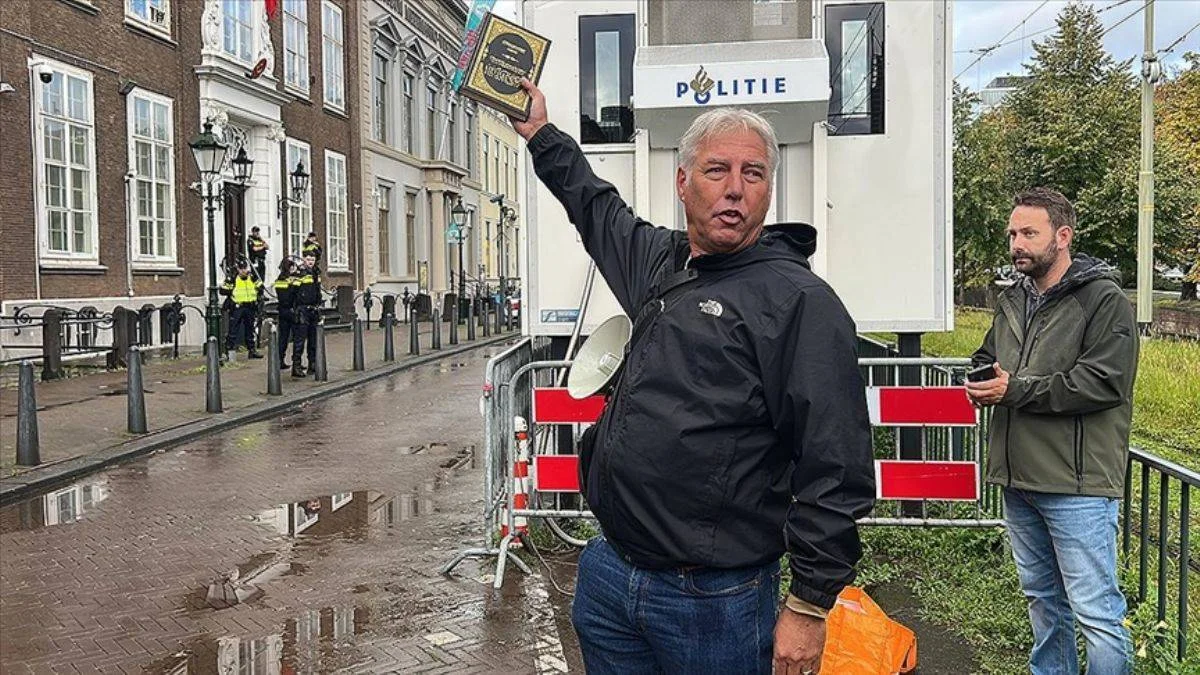 Hollanda'da polis korumasında Kur'an'a bir saldırı daha