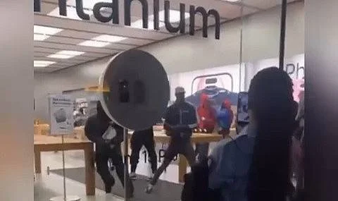 iPhone 15 için mağaza yağmaladılar