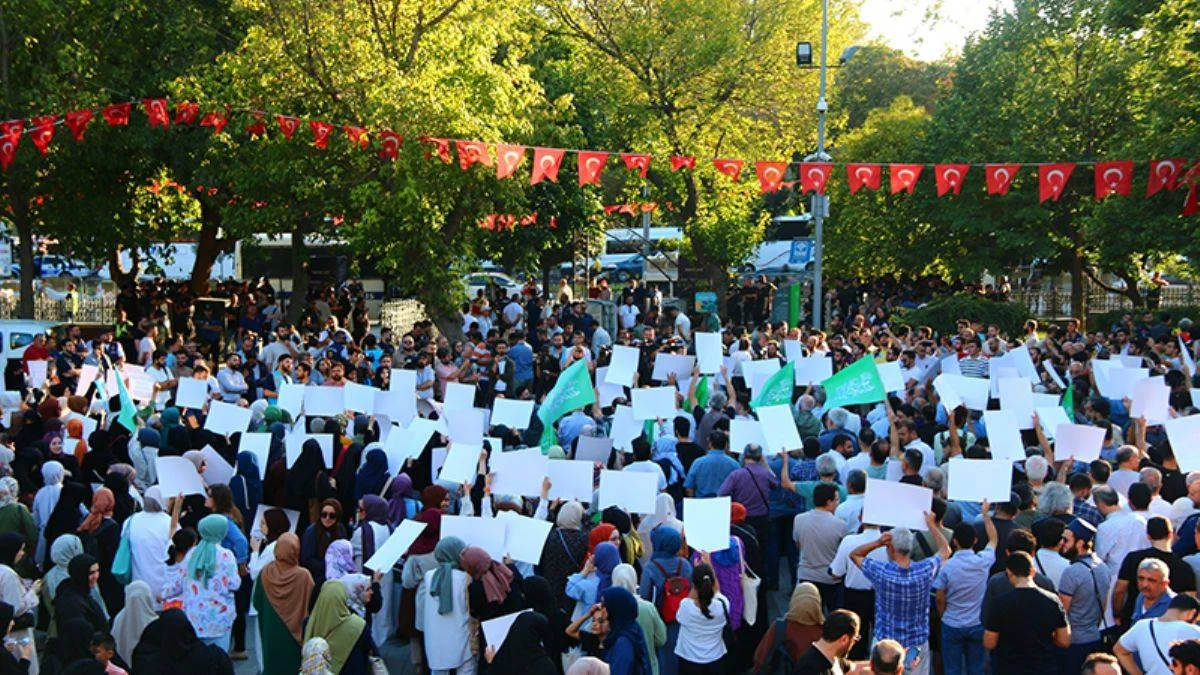 Irkçılık belasına karşı İstanbul'dan kardeşlik sloganları yükseldi!