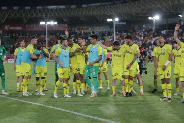 Kanarya'dan inanılmaz mücadele! Fenerbahçe'nin yıldızları göz doldurdu