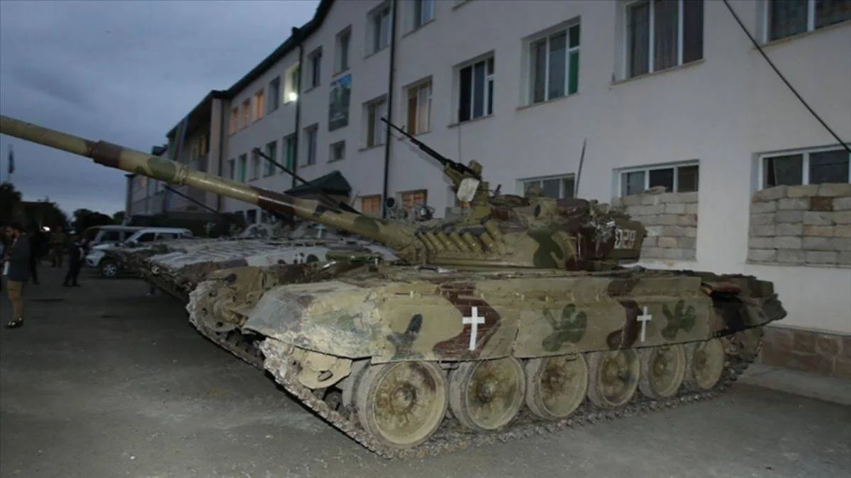Karabağ'daki işgalci 'yönetim' kendini feshetti!