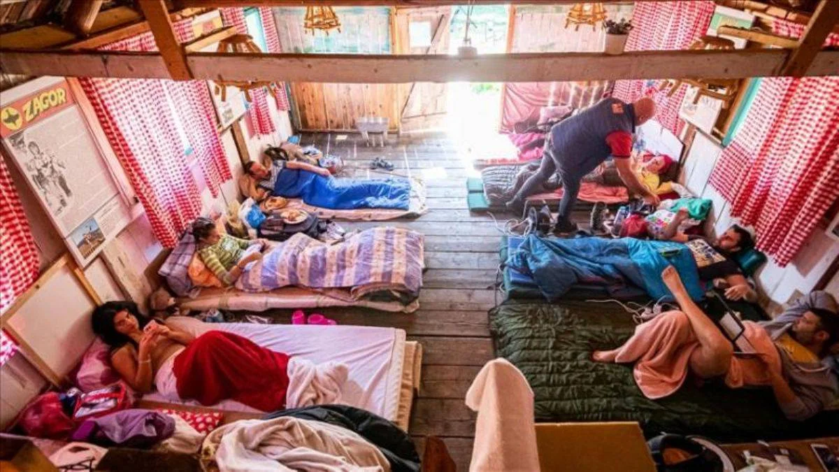 Karadağ'daki 'uzun yatma' yarışması devam ediyor