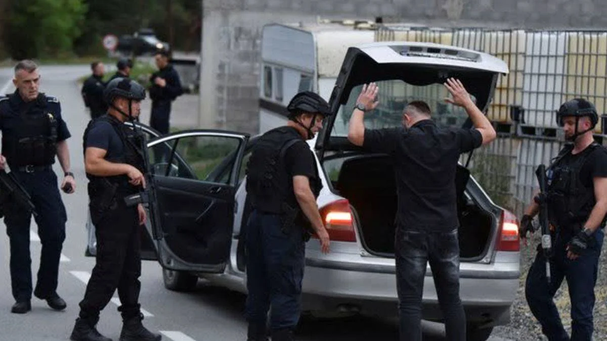 Kosova'da polisle çatışan 3 kişi öldürüldü