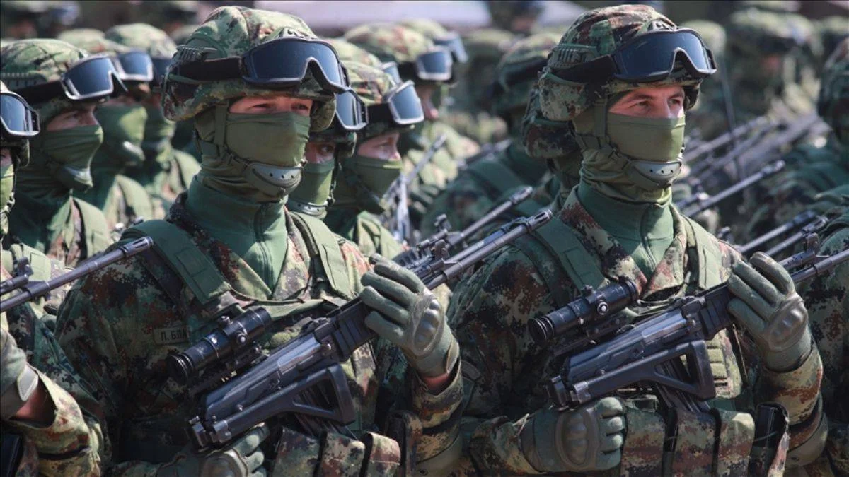 Kosova'dan Sırbistan'a uyarı: Askerlerinizi geri çekin
