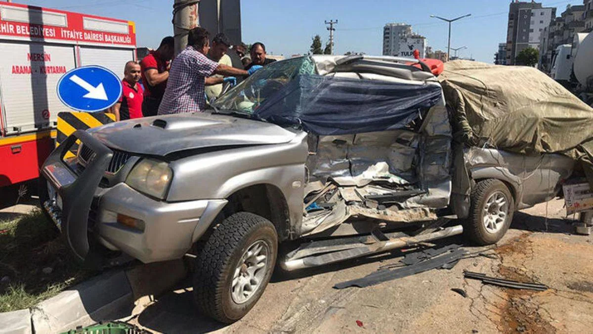 Mersin'de kaza; anne-baba ve 2 çocuğu öldü, 4 yaralı