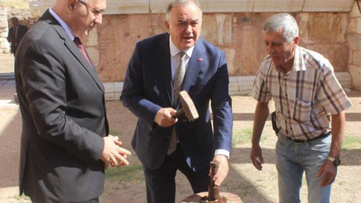 Paranın ilk basıldığı yerde para bastılar