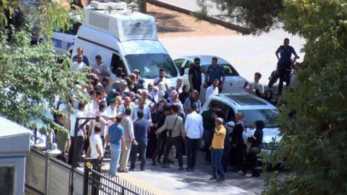 Randevuyla muska yapan 'şeyh' serbest bırakıldı
