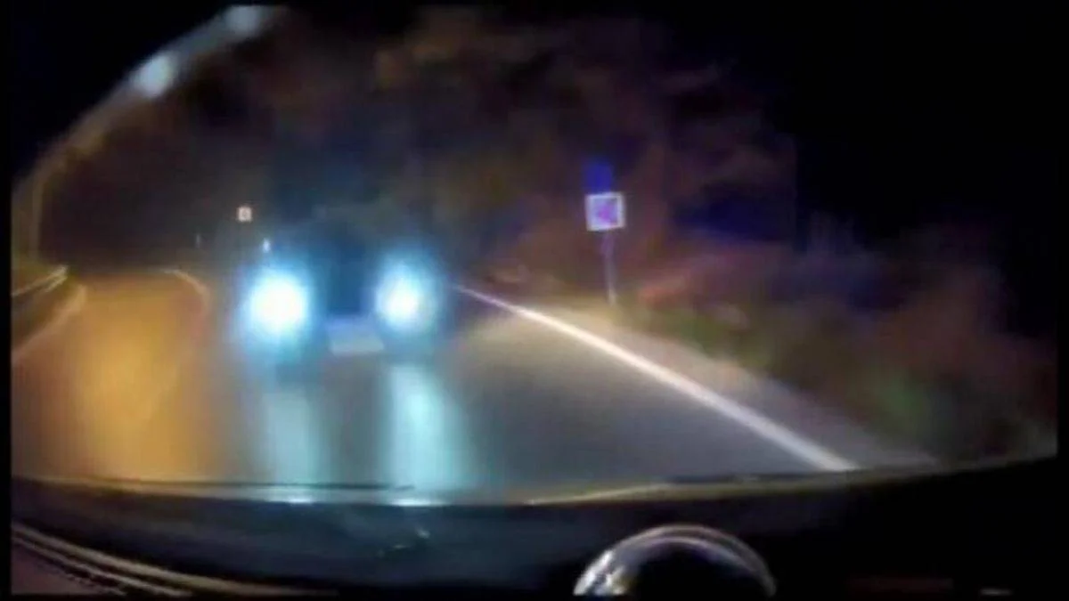 Sarıyer'de ambulansla kafa kafaya çarpışma anı