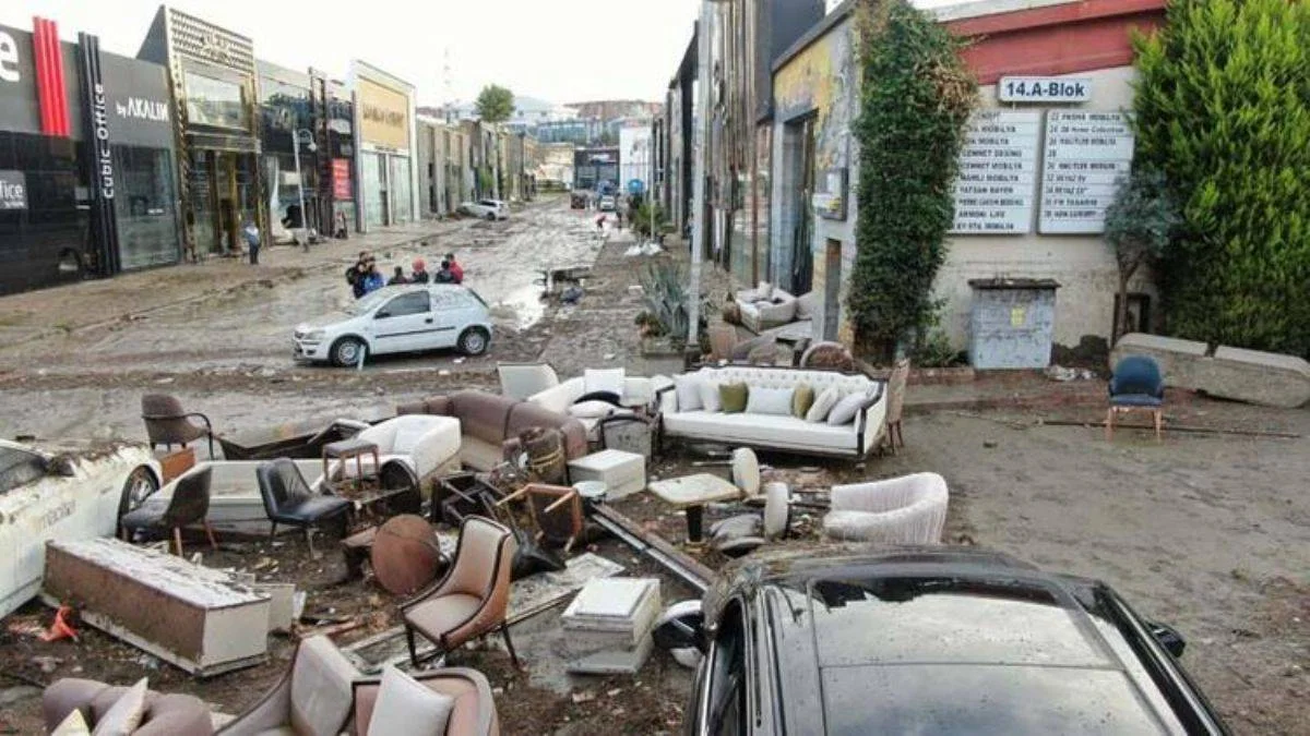 Selin bastığı mobilyacılar sitesinde zarar büyük