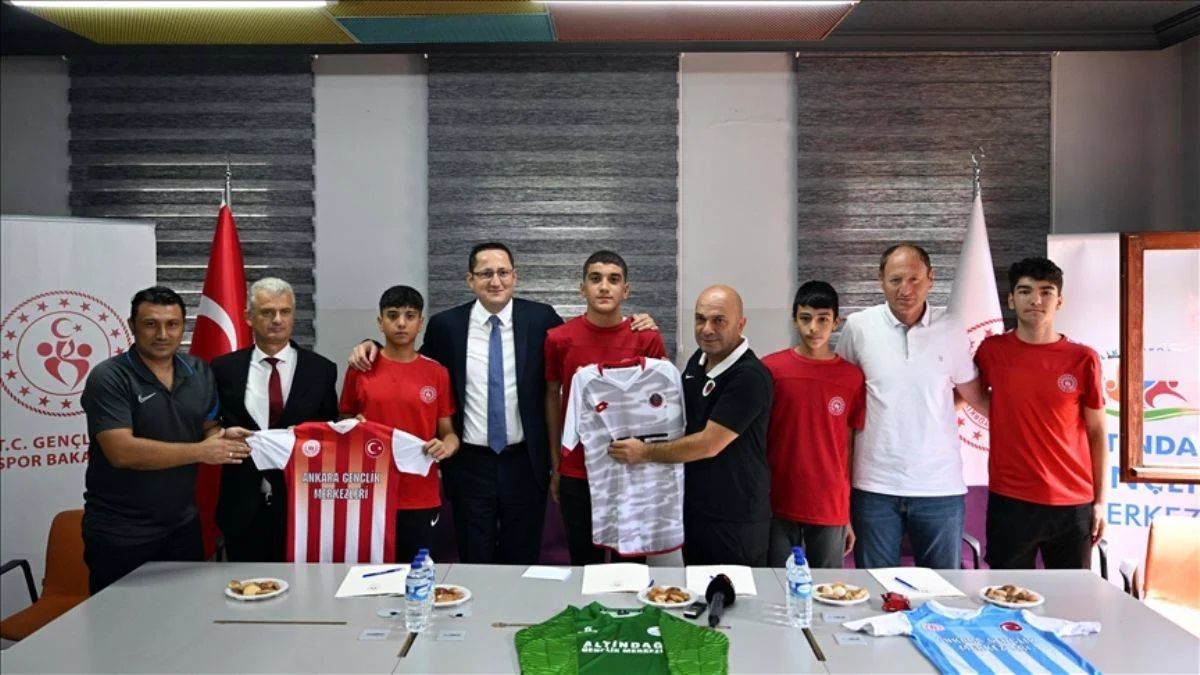 Sokakta keşfedilen futbolcular Gençlerbirliği'nde