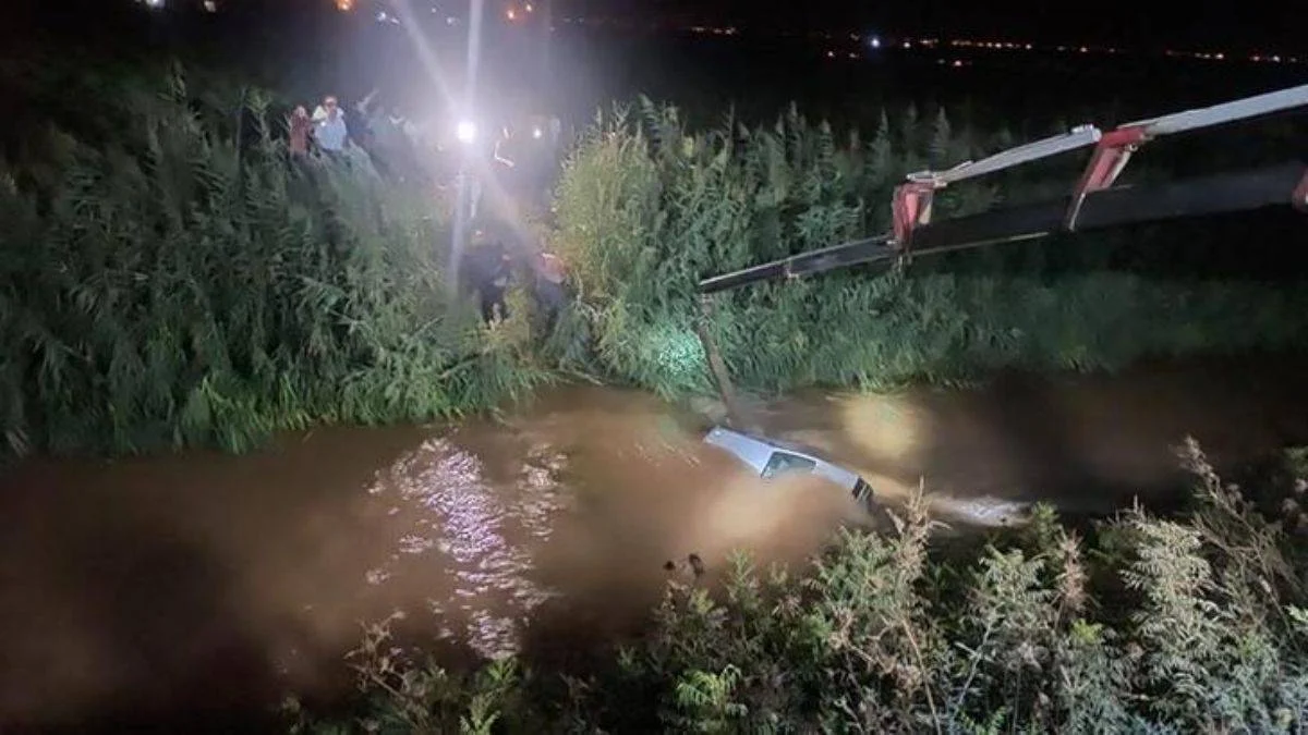 Sulama kanalına uçan araçta anne ve 2 çocuğu öldü