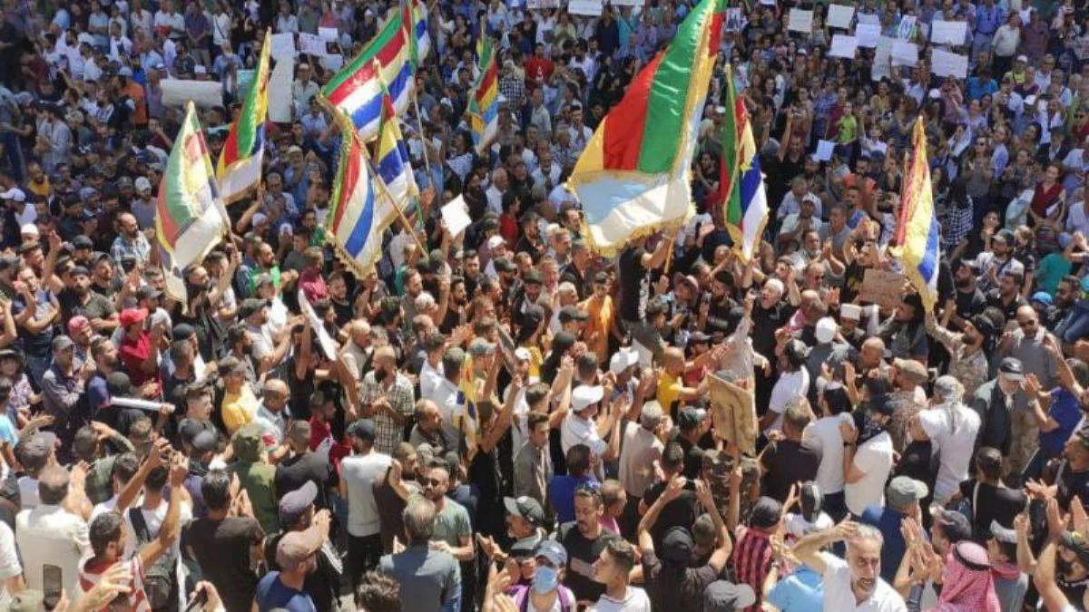 Suriye'de protesto: 'Esed istifa'