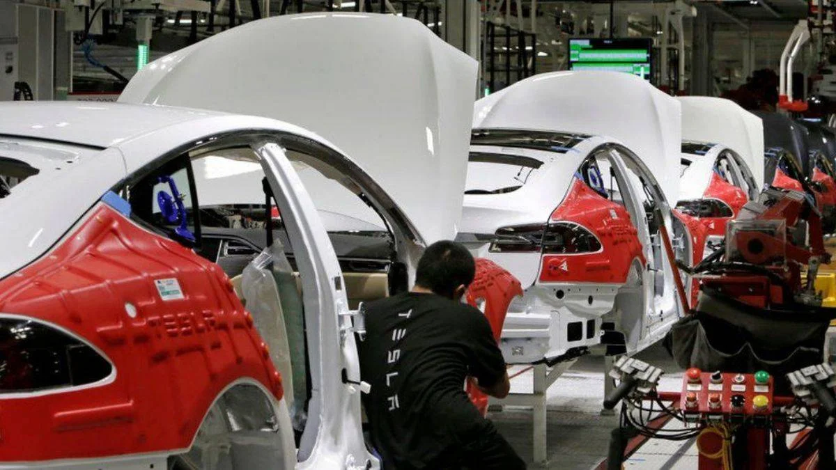 Tesla'ya 'ırkçılık' davası