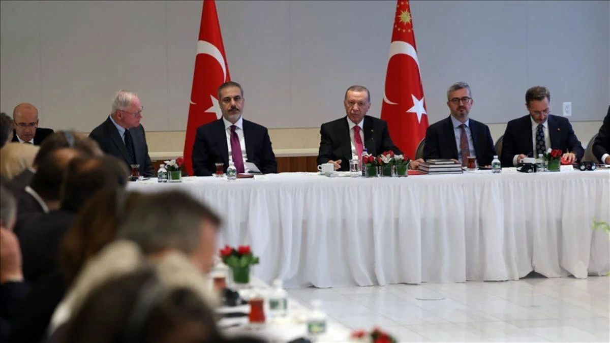 Türkevi'nde yuvarlak masa toplantısı; Erdoğan'dan açıklamalar