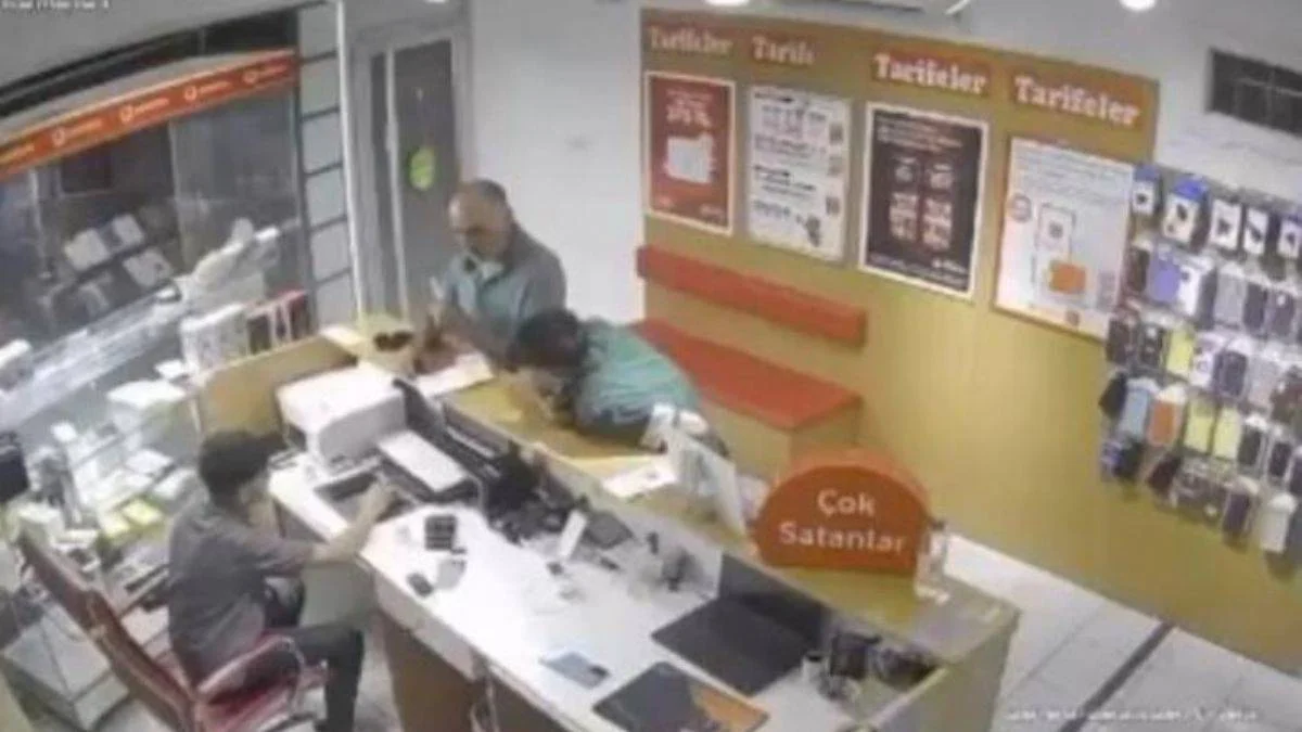 Üst üste ateş açıldı, saniyelerle kurtuldu