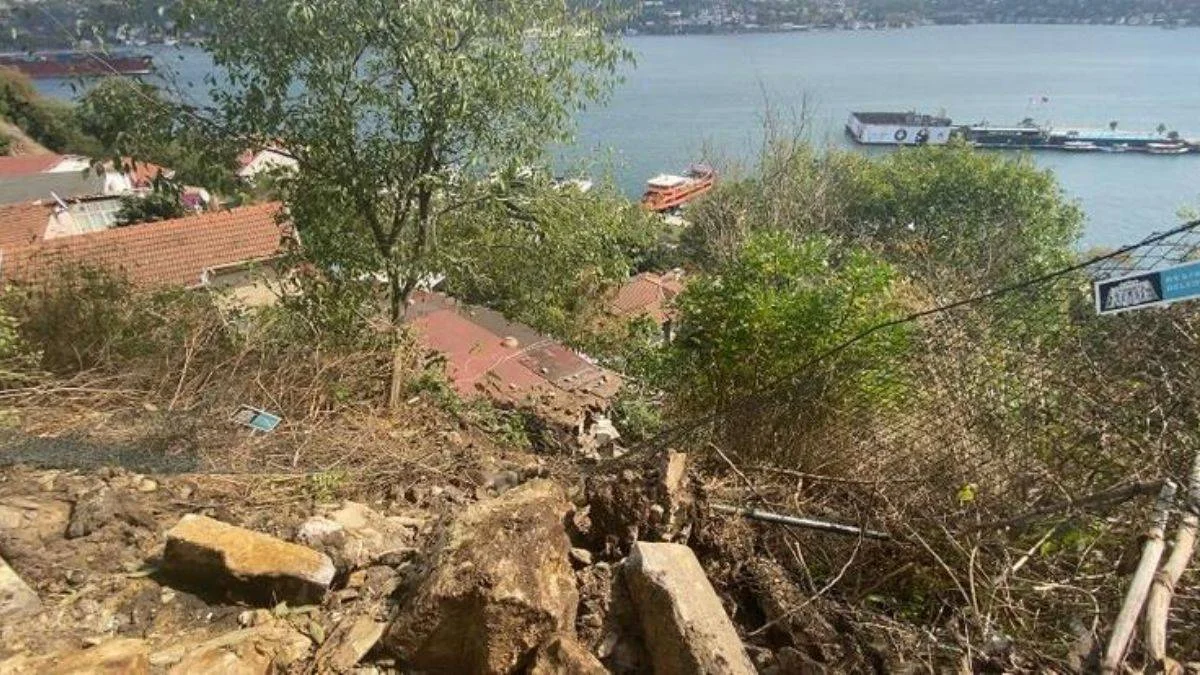 Beşiktaş'ta evlerin üzerine kaya parçaları düştü