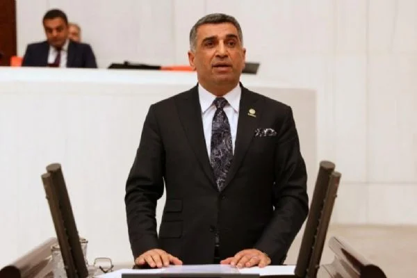 CHP'li vekil Erol'dan Bakan Yerlikaya'ya övgü