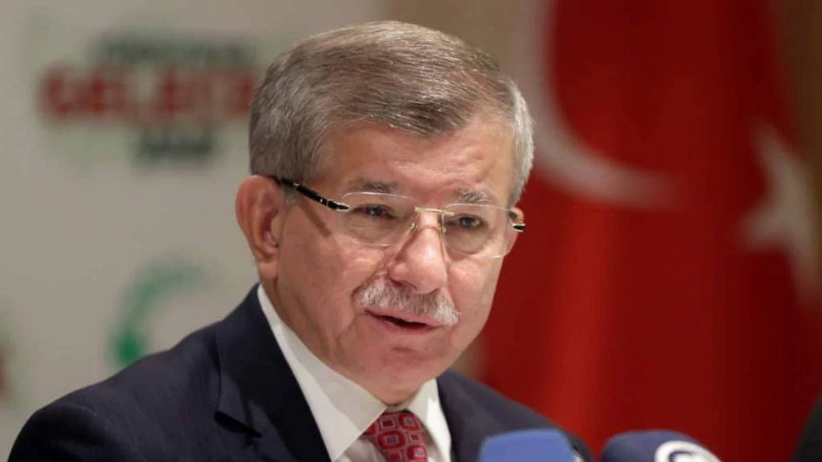 Davutoğlu: Ulu Cami'ye işgal güçlerinin polis köpekleriyle girdiğini düşünebiliyor musunuz?