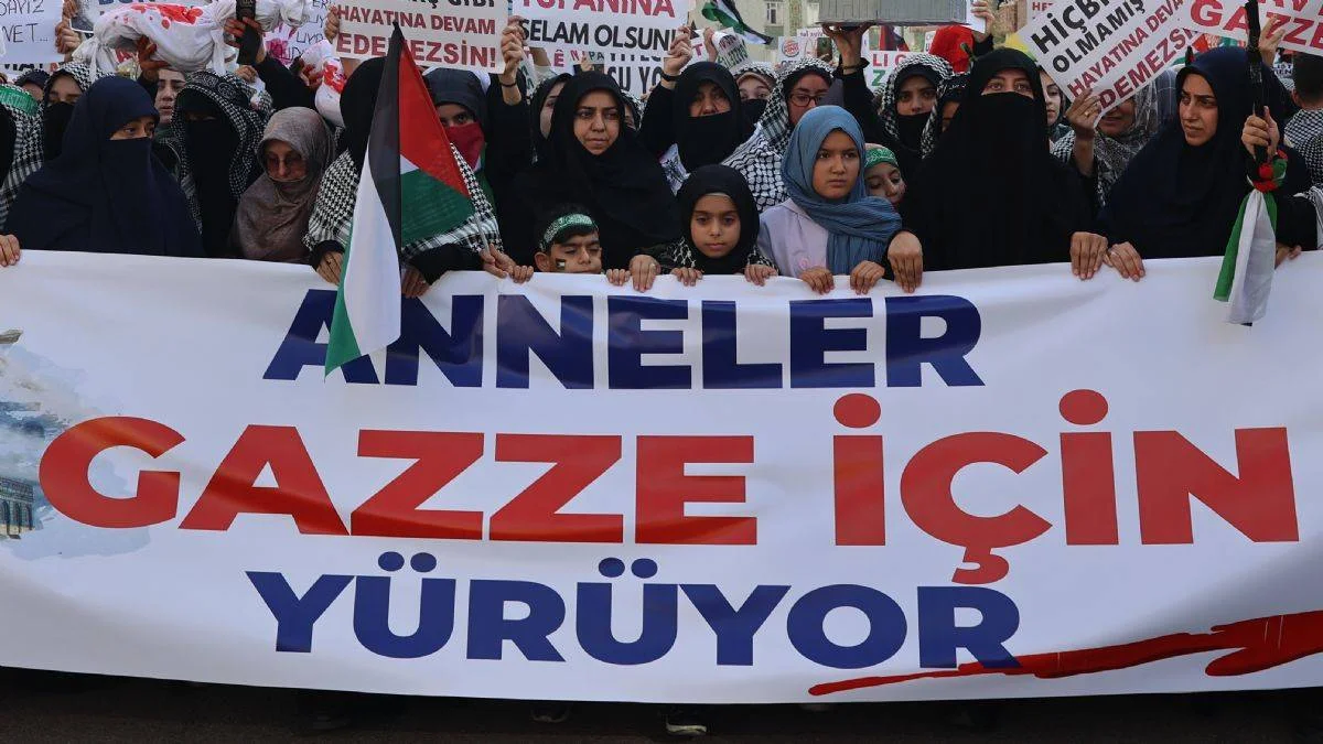 Diyarbakırlı kadınlardan İsrail'i protesto yürüyüşü