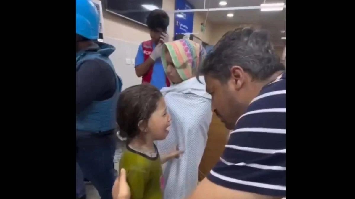 Filistinli küçük kız öldürülen annesini aradı: 'Annemi istiyorum'