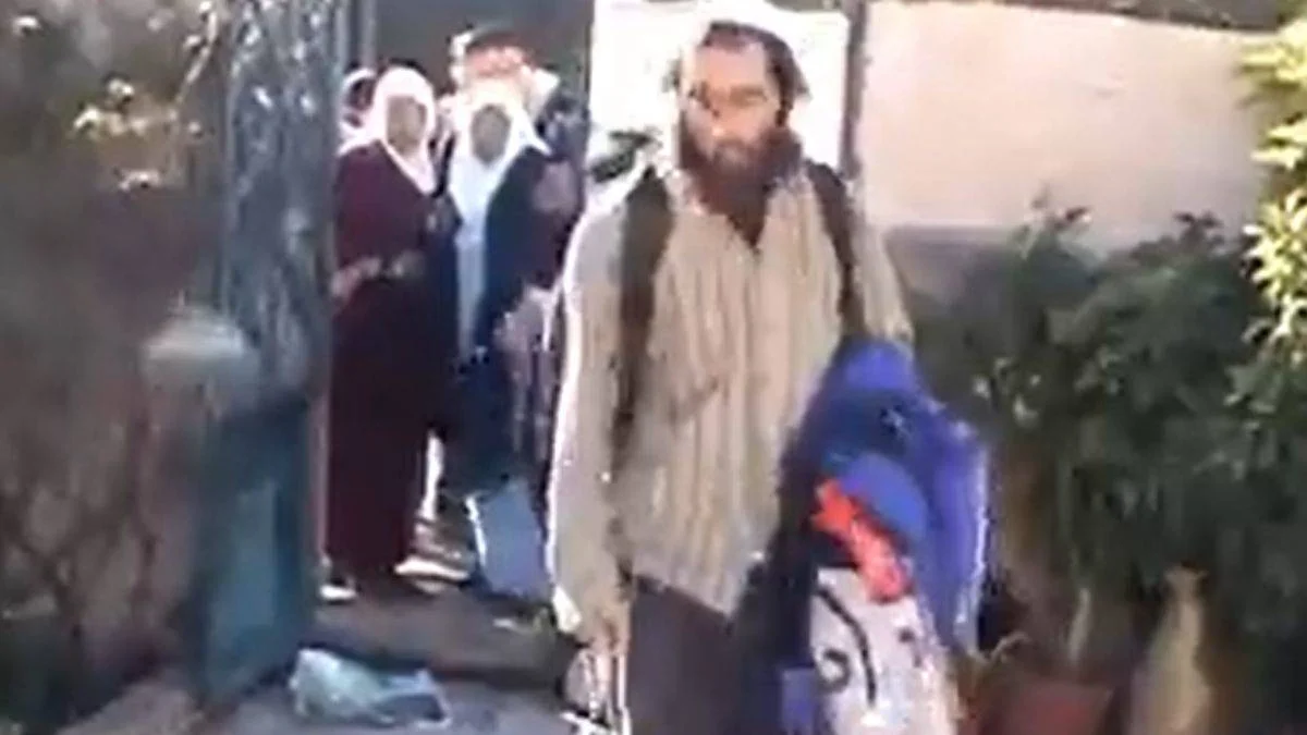 Filistinli yaşlı kadının evine çöktüler