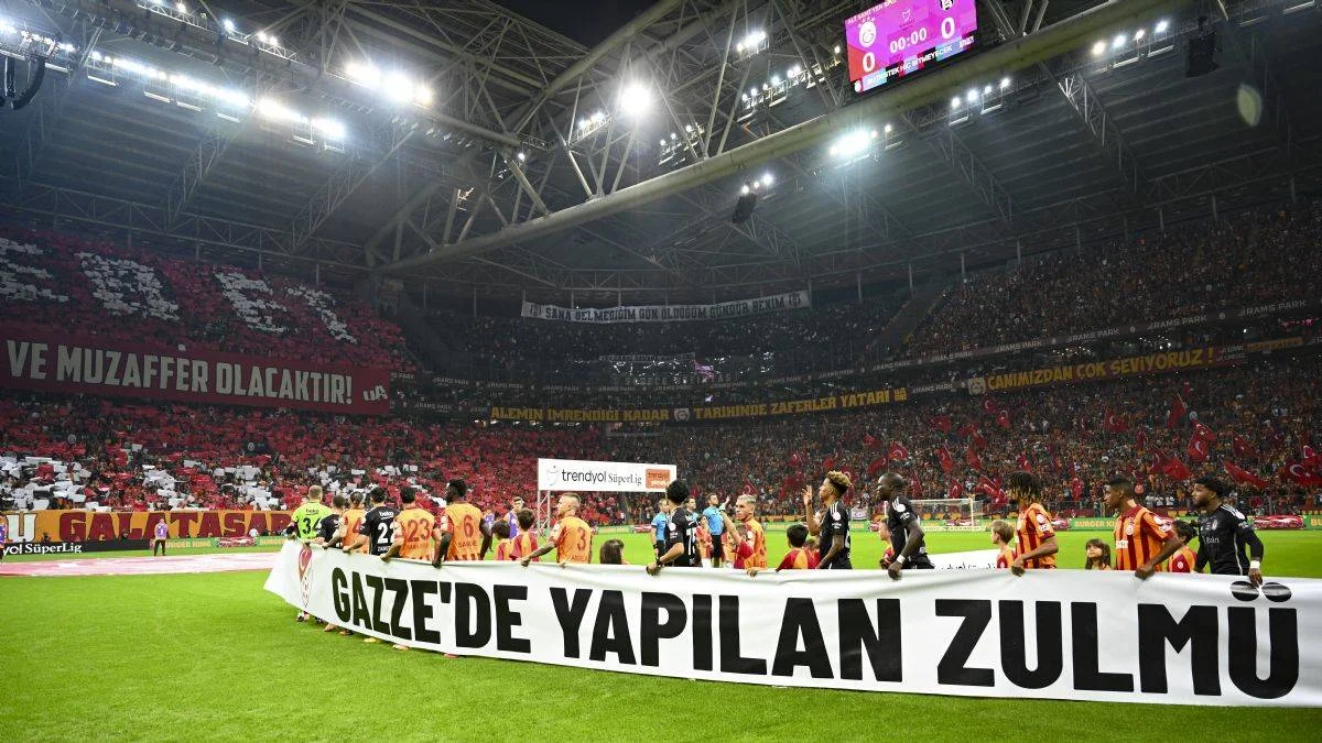 Galatasaray-Beşiktaş derbisinde İsrail'e tepki