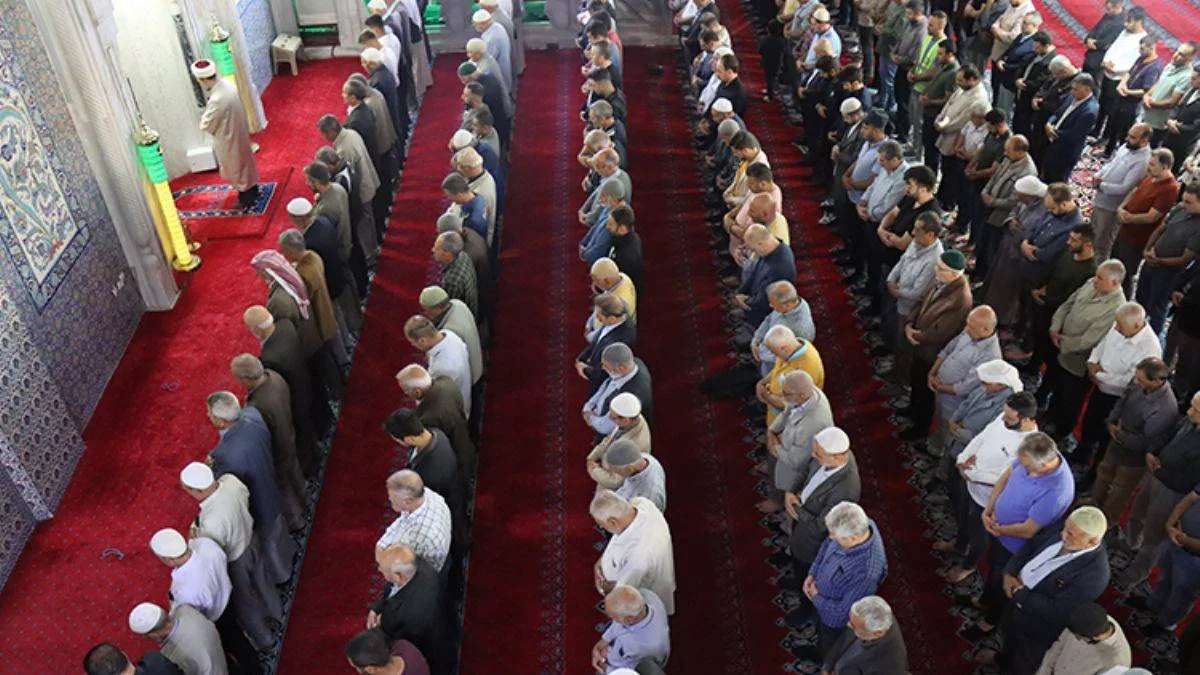 Gazzeliler için tüm Türkiye'de gıyabi cenaze namazı