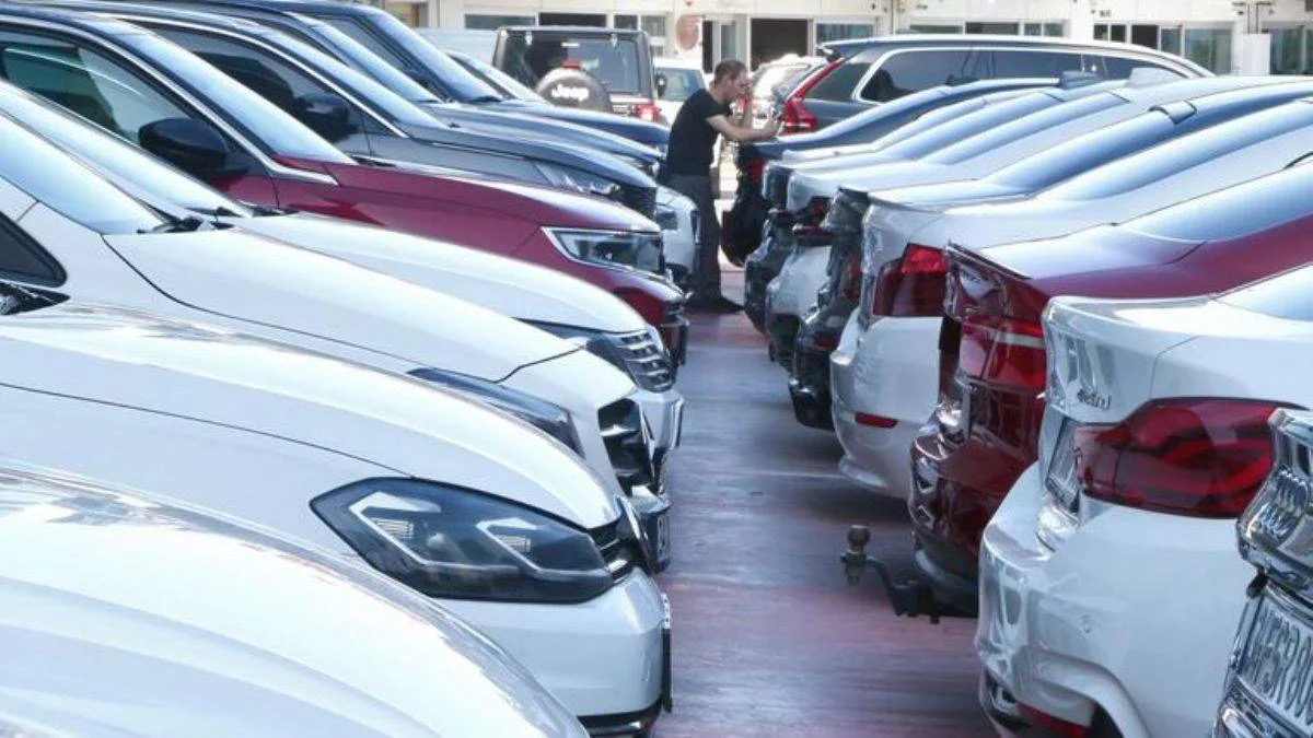 İkinci el araç piyasası; 'Galericiler kan ağlıyor'