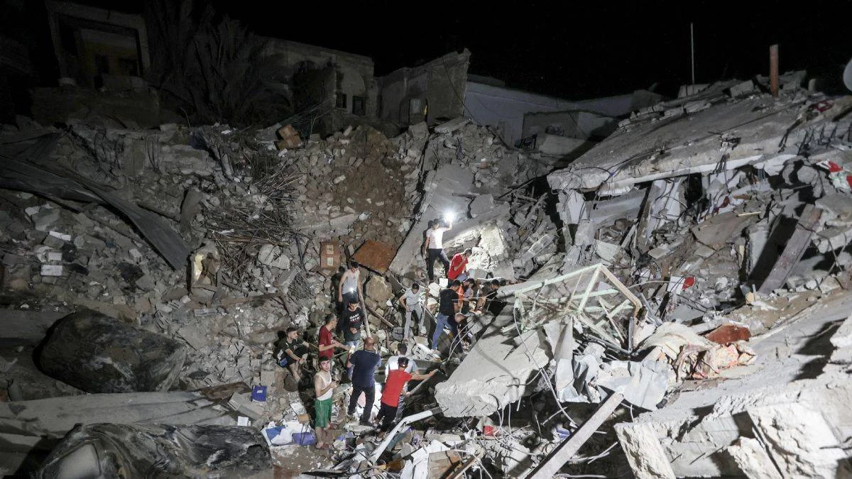 İsrail, dünyanın en eski 3. kilisesini bombaladı: 8 ölü