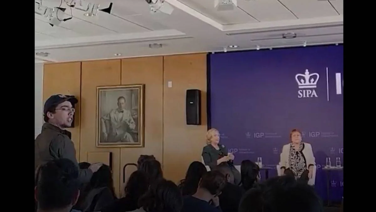 İsrail yanlısı Clinton, ABD'li genç karşısında bocaladı