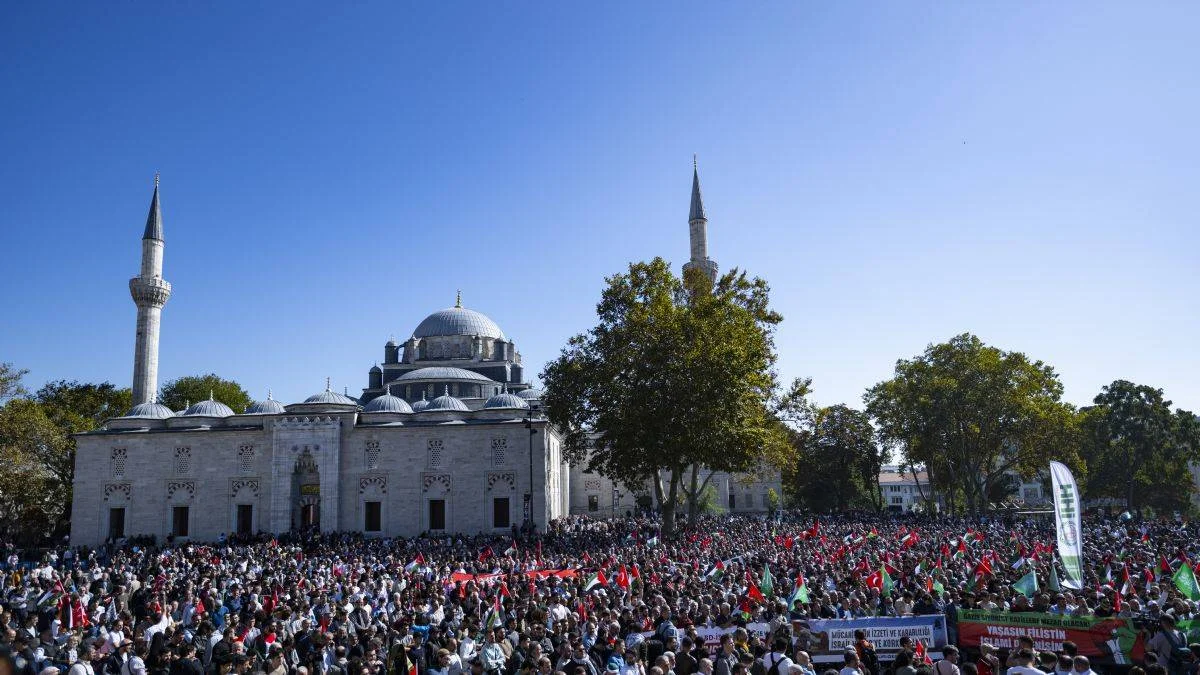 İstanbul'da Filistinliler için gıyabi cenaze namazı kılındı