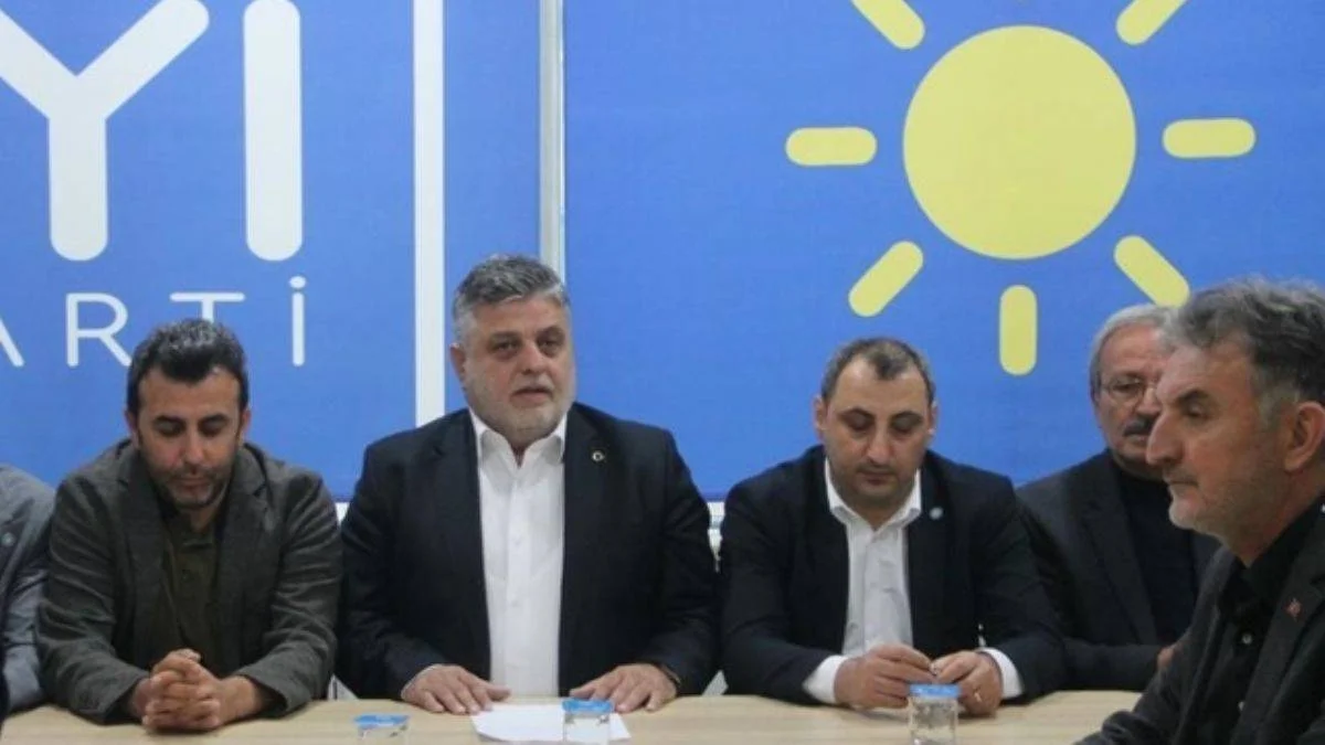 İYİ Parti'den 300 kişi istifa etti
