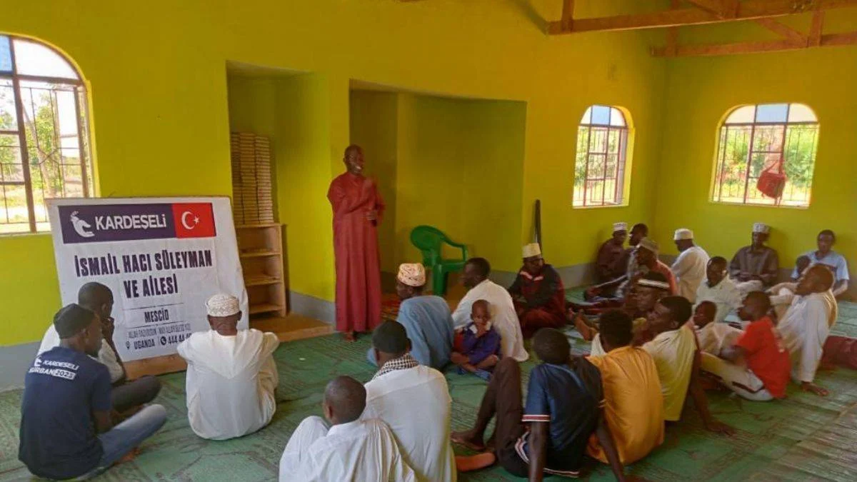 KARDEŞ ELİ DERNEĞİ İSMAİL HACI SÜLEYMAN VE AİLESİ ANISINA UGANDA'DA MESCİD AÇTI