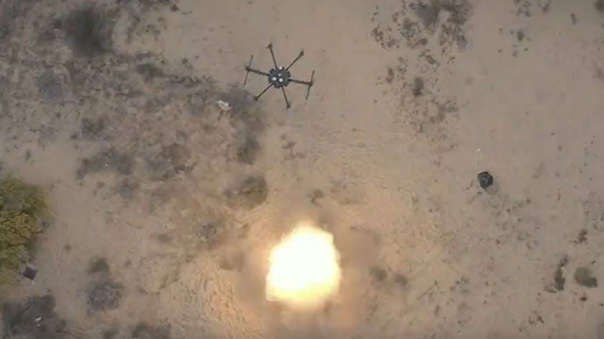 Kassam'dan dronlarla zırhlı araç imha videosu