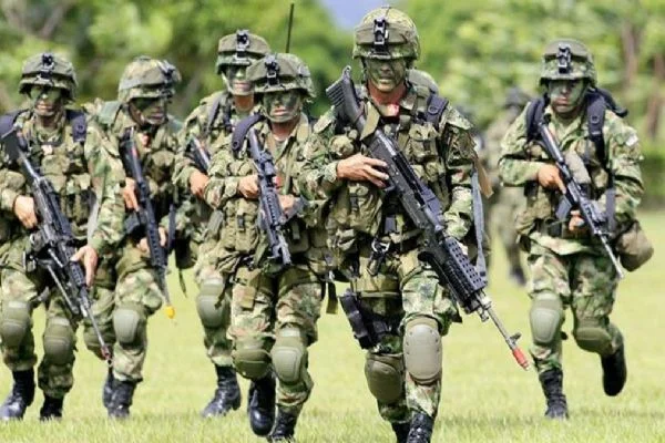Kolombiya'da 18 asker kaçırıldı