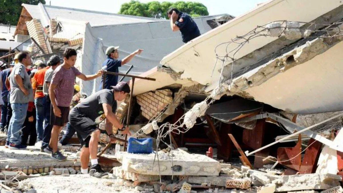 Meksika'da kilisenin çatısı çöktü: 7 ölü