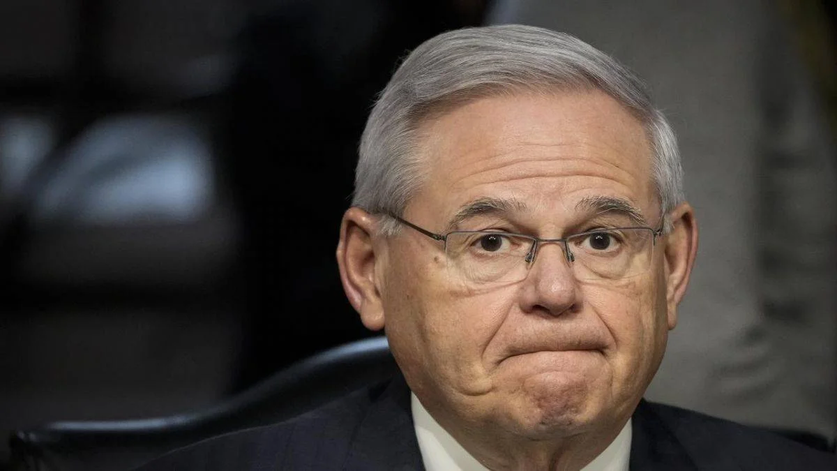Menendez hakkında Mısır için ajanlık suçlaması