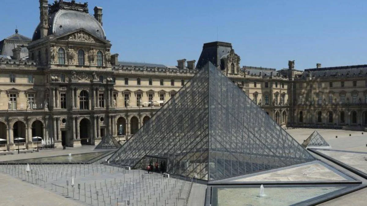 Paris'te bomba paniği; ünlü müze kapatıldı