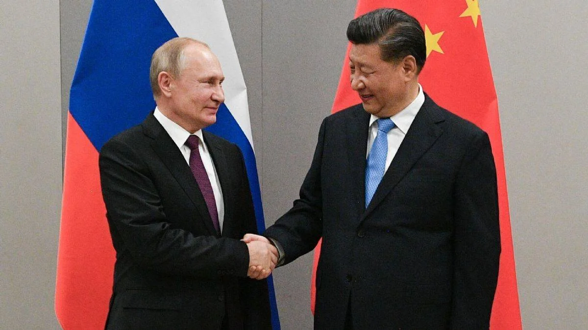 Putin Pekin'de