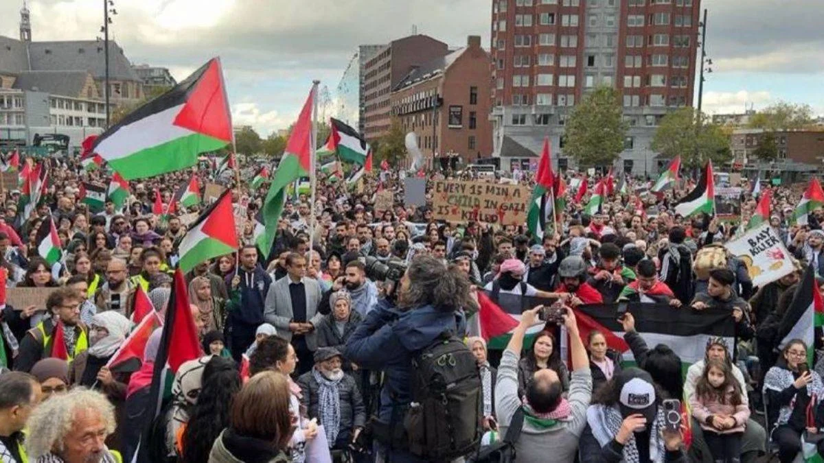 Rotterdam kentinde yaklaşık 10 bin kişi, Filistin'e destek gösterisinde buluştu