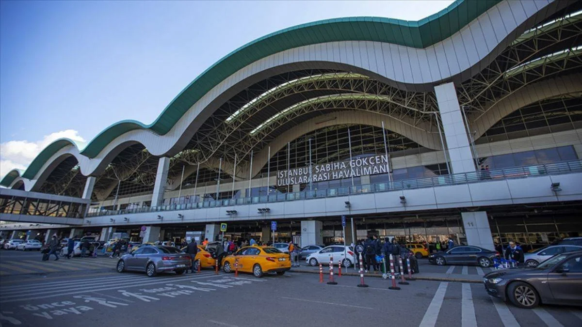 Sabiha Gökçen Havalimanı'nda 'e-atıklar' sokak hayvanları için mamaya dönüşecek