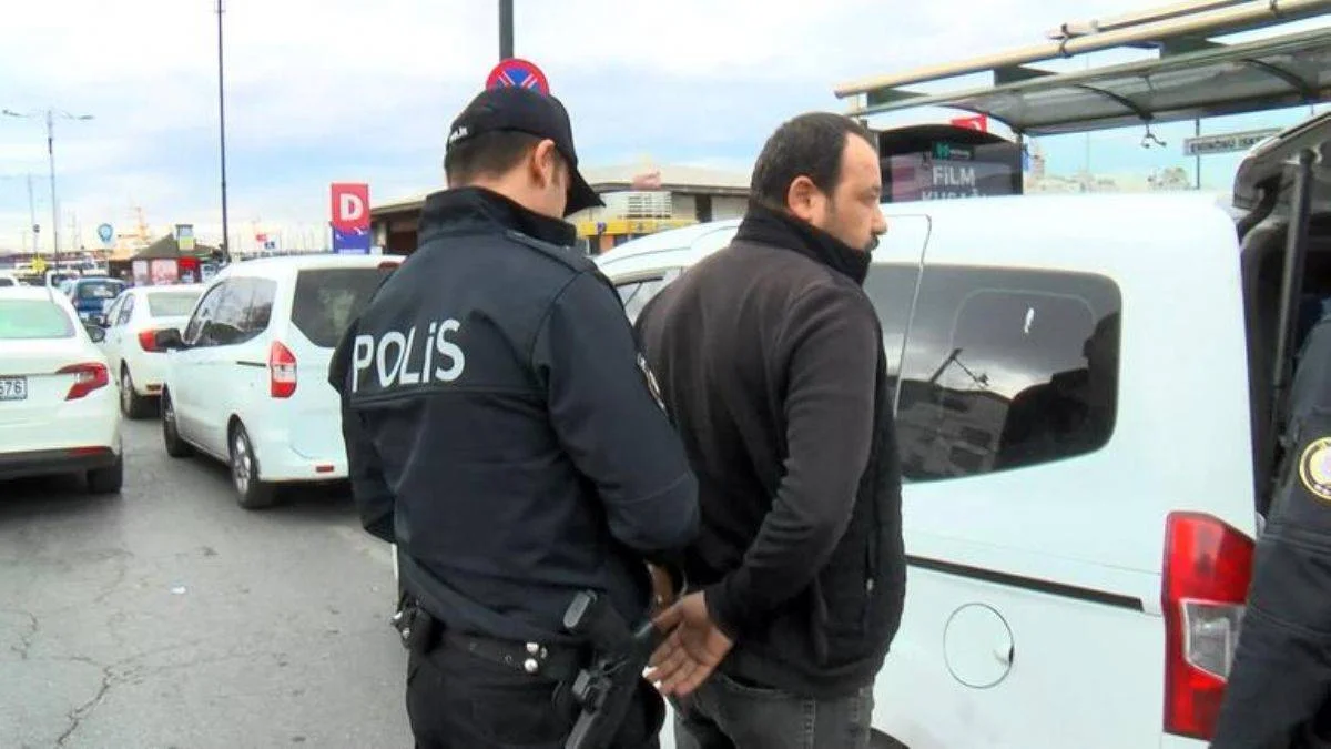 Taksici: Abi benim yakalama kararım çıkmış